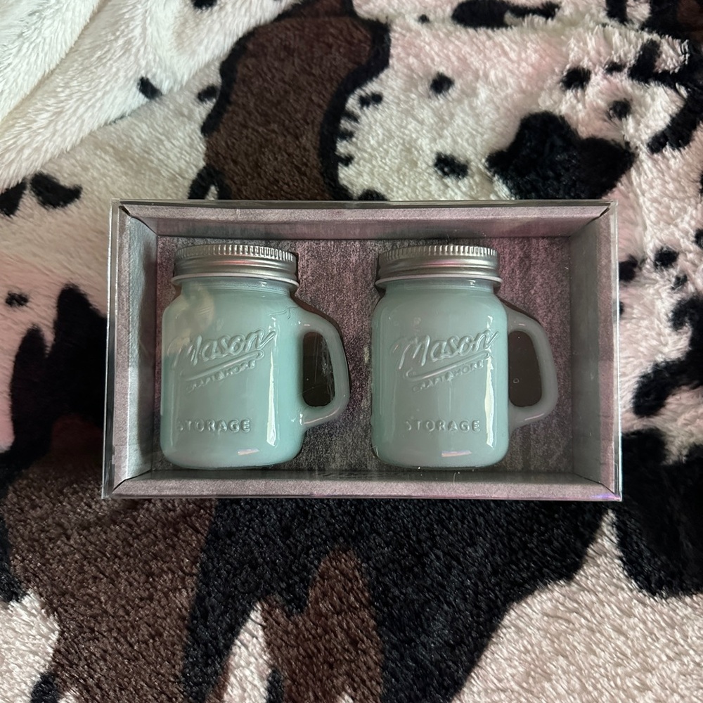‼️SOLD‼️ Salt and Pepper Mason Jars